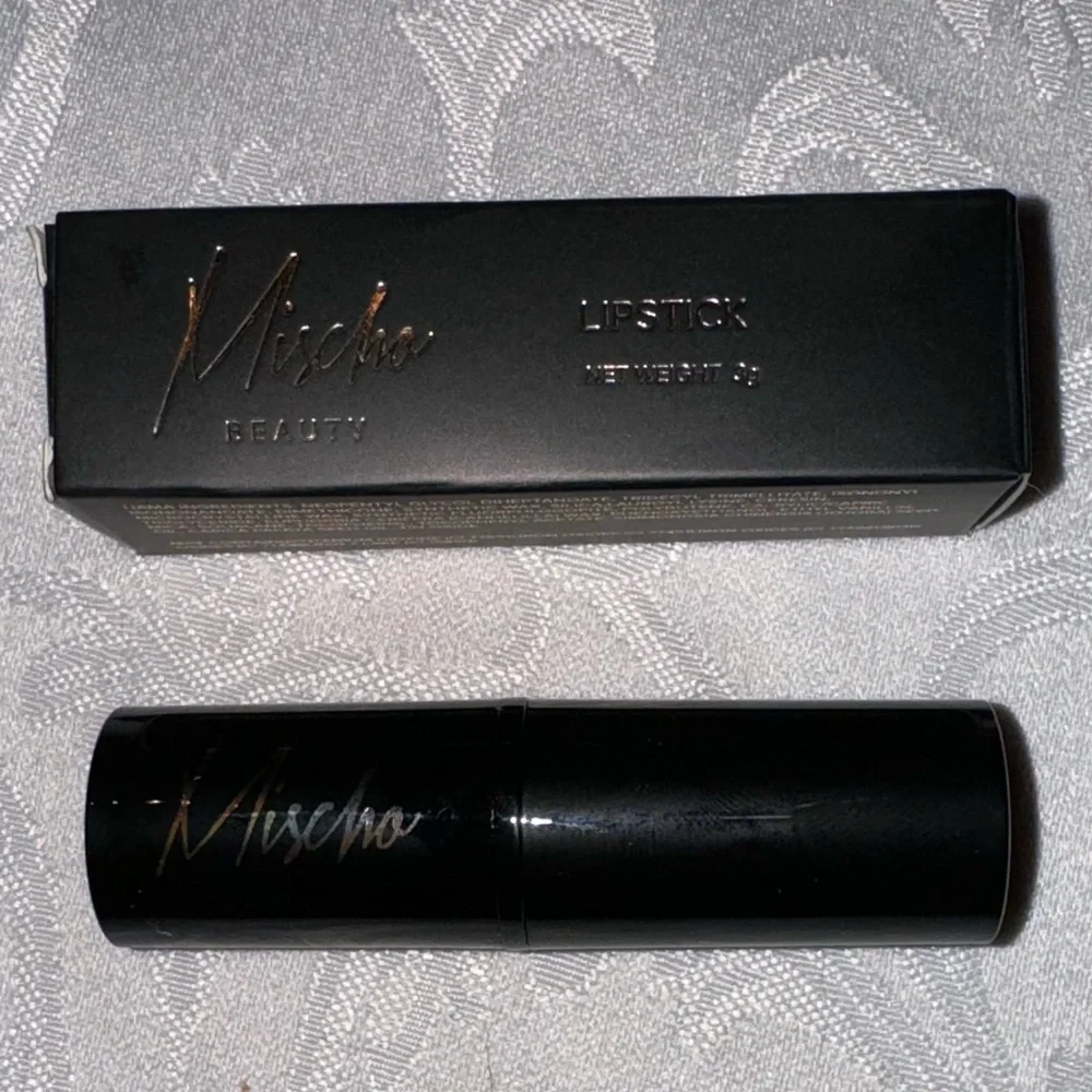 MISCHO BEAUTY Lipstick in Ijama